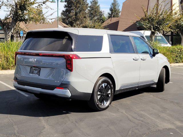 2027 Kia Carnival LXS