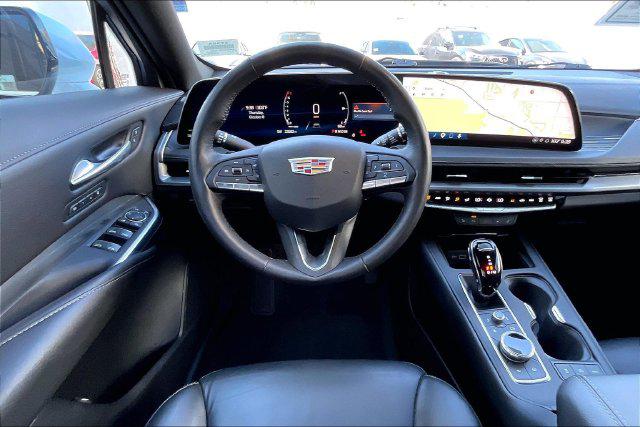 2024 Cadillac XT4 FWD Premium Luxury
