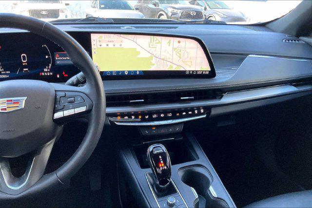 2024 Cadillac XT4 FWD Premium Luxury