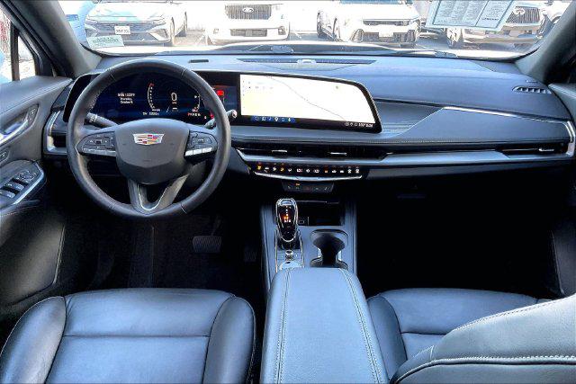 2024 Cadillac XT4 FWD Premium Luxury