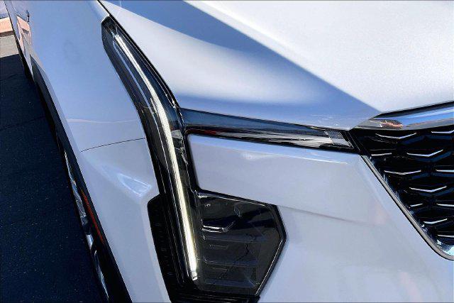 2024 Cadillac XT4 FWD Premium Luxury