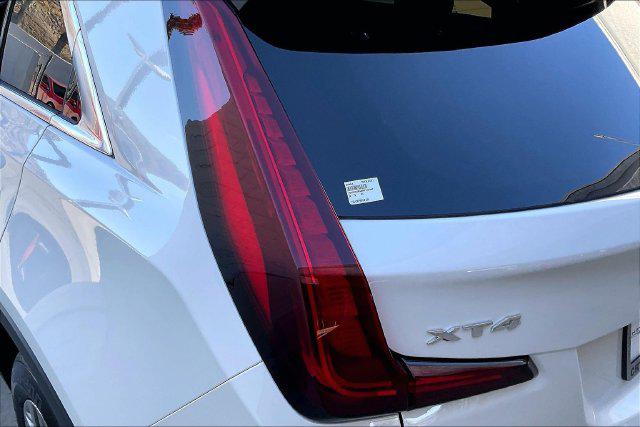 2024 Cadillac XT4 FWD Premium Luxury