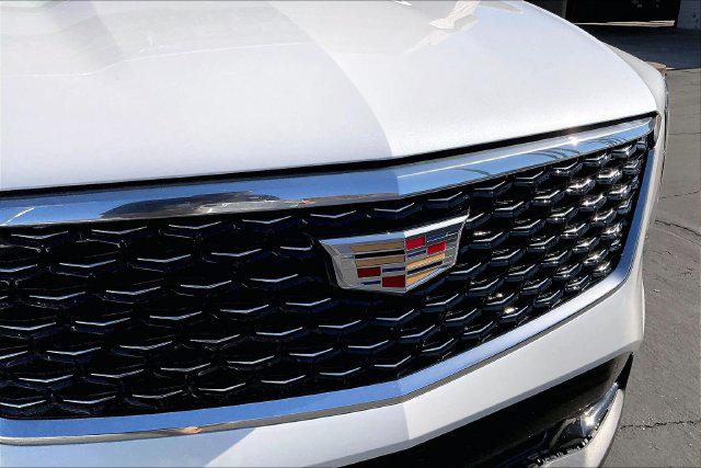2024 Cadillac XT4 FWD Premium Luxury