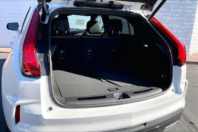 2024 Cadillac XT4 FWD Premium Luxury