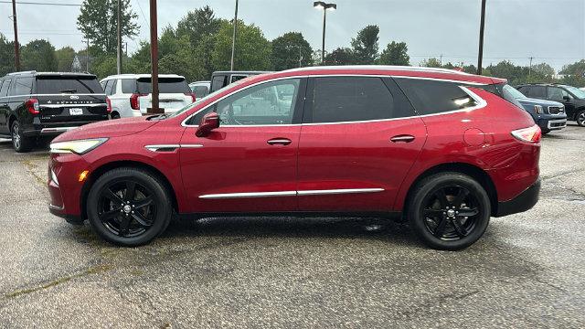 2023 Buick Enclave Essence AWD