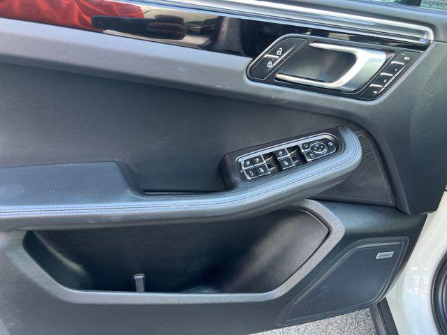 2023 Porsche Macan T