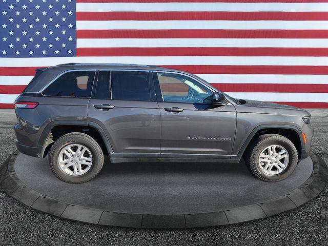 2022 Jeep Grand Cherokee Laredo 4x4 2022 Jeep Grand Cherokee Laredo 4x4