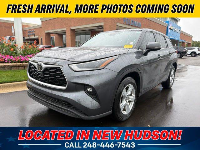 2021 Toyota Highlander LE for sale in New Hudson, MI