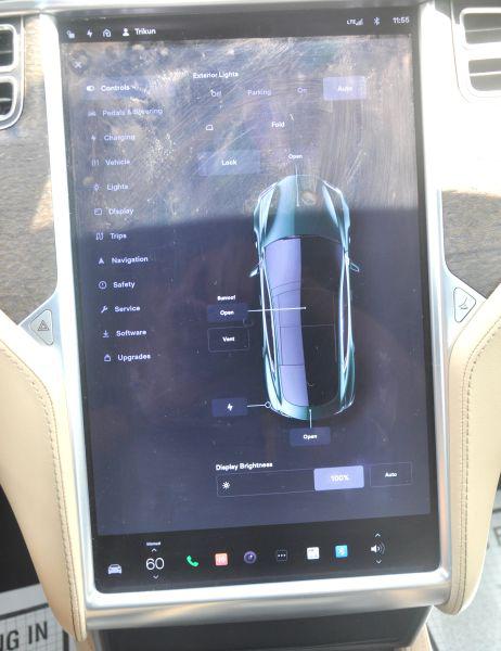 2014 Tesla Model S 85