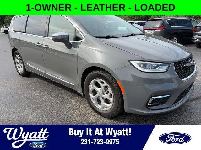 2022 Chrysler Pacifica Limited for sale in Manistee, MI