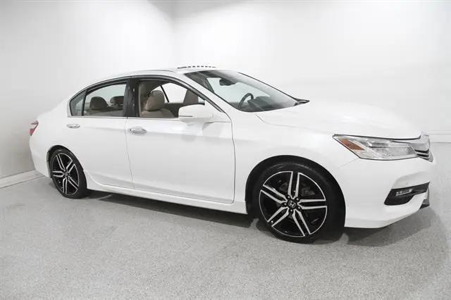 2017 Honda Accord Touring V6 for sale in MENTOR, OH