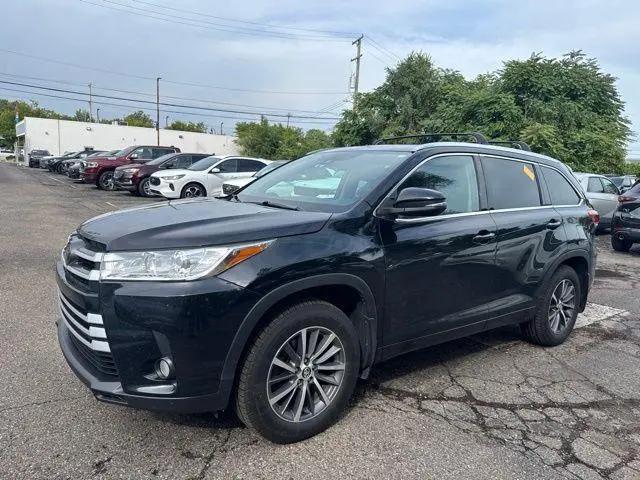 2018 Toyota Highlander XLE for sale in Livonia, MI