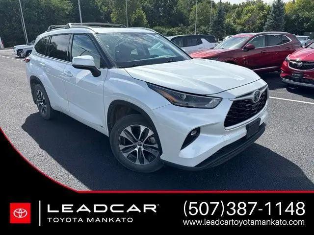 2022 Toyota Highlander Hybrid XLE for sale in Mankato, MN