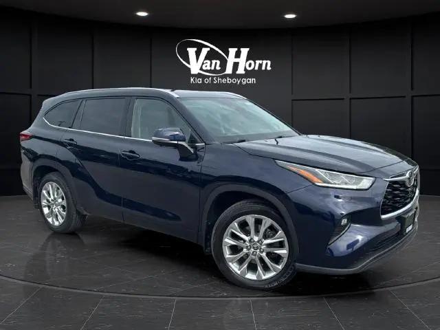 2023 Toyota Highlander Limited for sale in Sheboygan, WI
