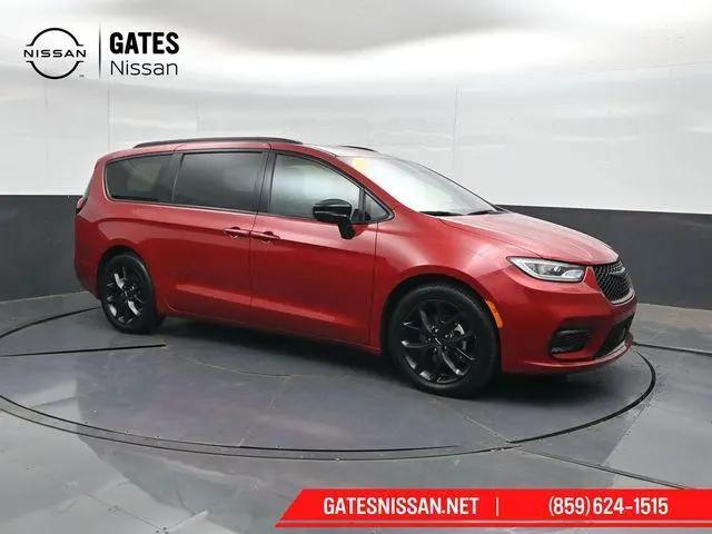 2025 Chrysler Pacifica Limited for sale in Richmond, KY