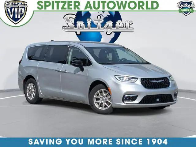 2024 Chrysler Pacifica Touring L for sale in North Jackson, OH