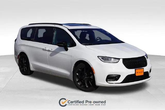 2026 Chrysler Pacifica Limited for sale in Roseville, MN