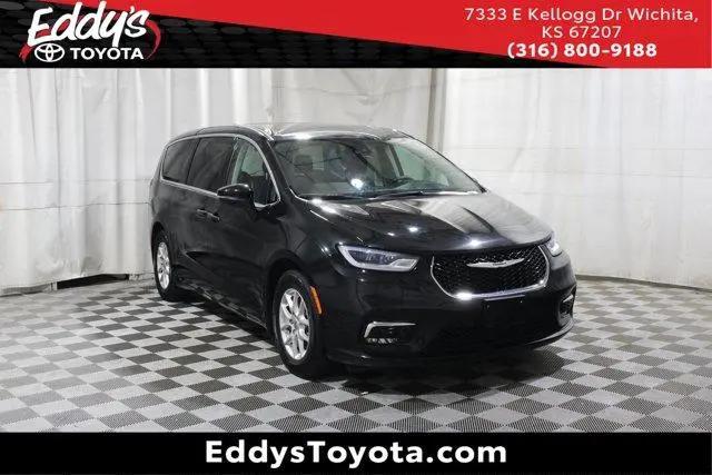 2023 Chrysler Pacifica Touring L for sale in Wichita, KS