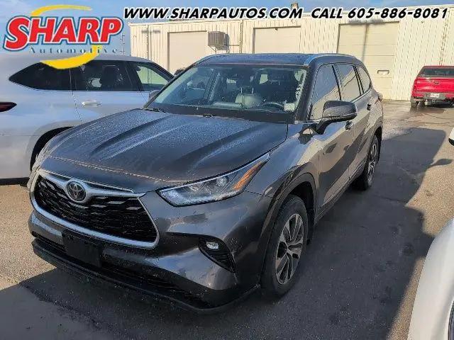 2021 Toyota Highlander XLE for sale in Watertown, SD