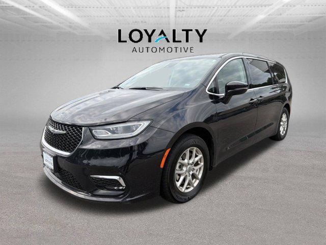 2024 Chrysler Pacifica Touring L for sale in Petersburg, VA
