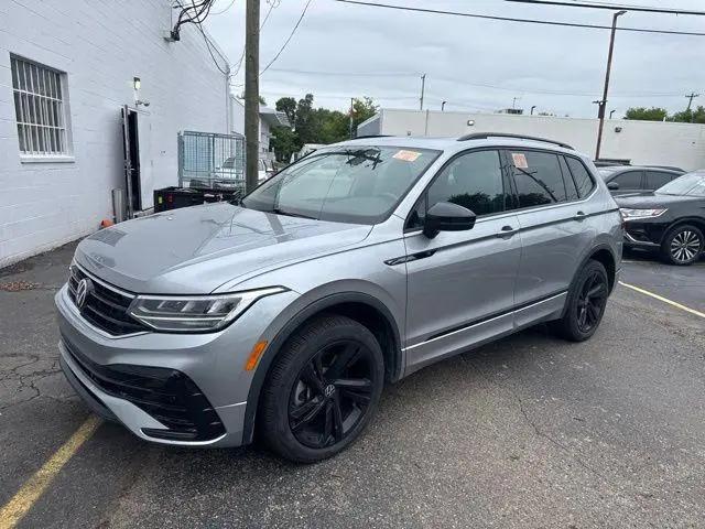 2023 Volkswagen Tiguan 2.0T SE R-Line Black for sale in Livonia, MI