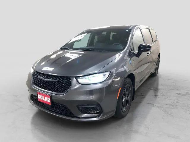 2023 Chrysler Pacifica Hybrid Limited for sale in Hermantown, MN