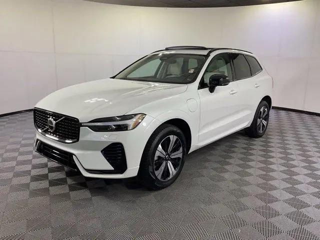 2024 Volvo XC60 Recharge T8 Core Dark Theme for sale in Fort Wayne, IN