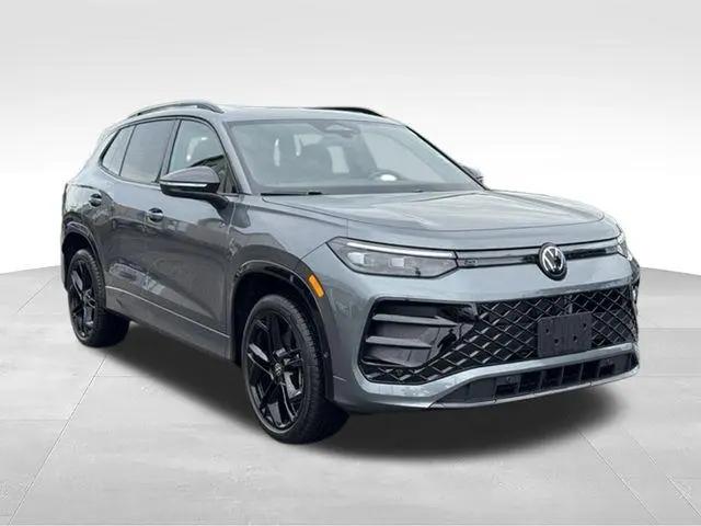 2025 Volkswagen Tiguan 2.0T SE R-Line Black for sale in Fort Wayne, IN