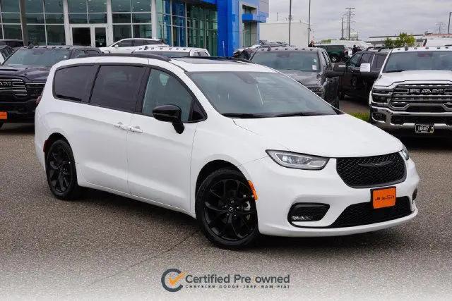 2026 Chrysler Pacifica Limited for sale in Roseville, MN