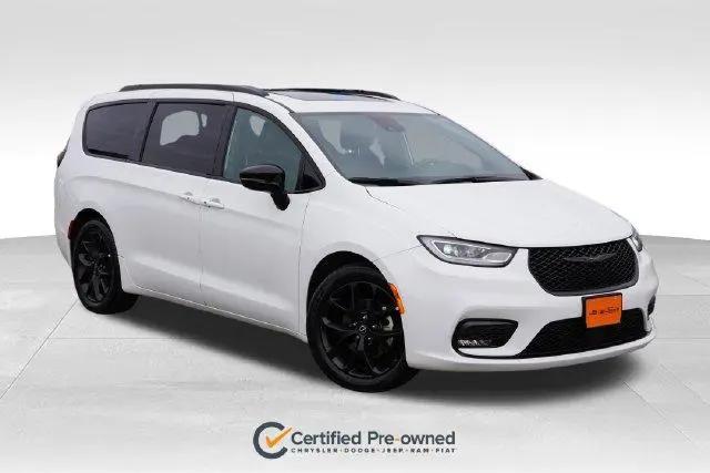 2026 Chrysler Pacifica Limited for sale in Roseville, MN