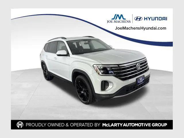 2024 Volkswagen Atlas 2.0T SE w/Technology for sale in Columbia, MO