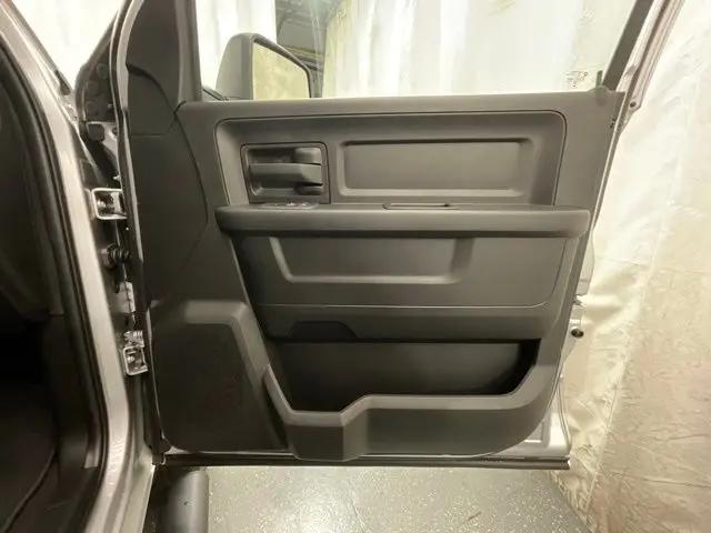 2026 Ram 2500 Black Express Crew Cab 4x4 64 Box