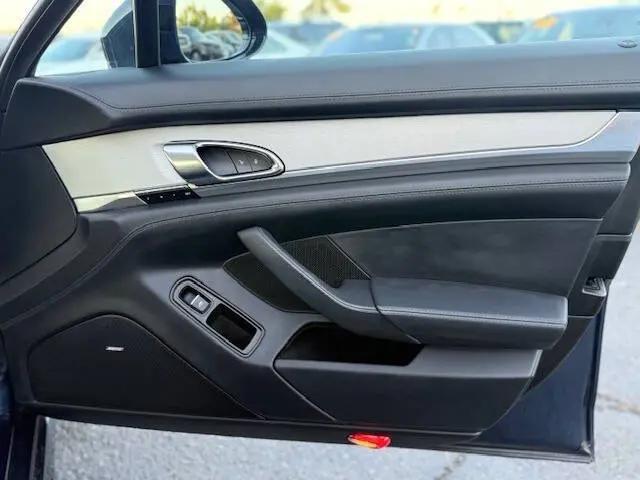 2014 Porsche Panamera 4
