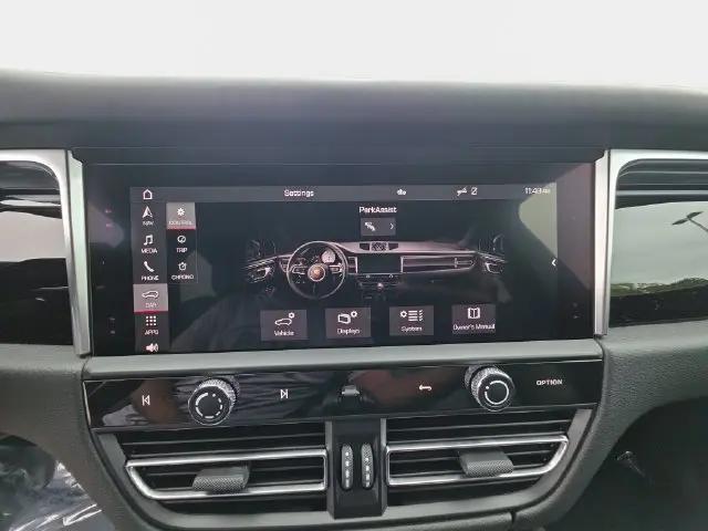 2023 Porsche Macan T