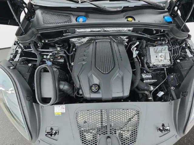 2023 Porsche Macan T