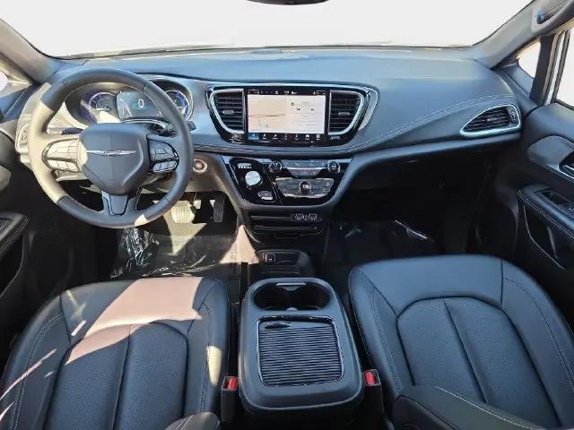 2024 Chrysler Pacifica Hybrid S Appearance Pkg