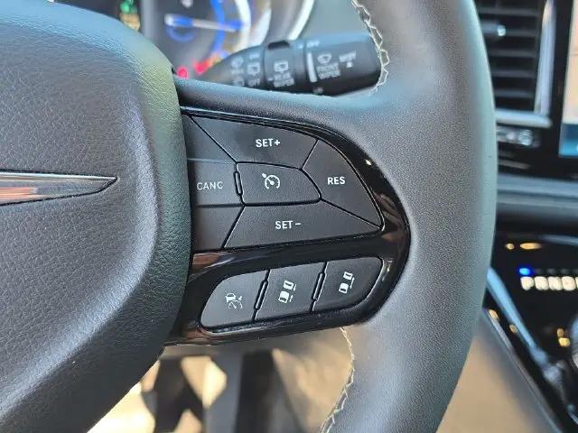 2024 Chrysler Pacifica Hybrid S Appearance Pkg