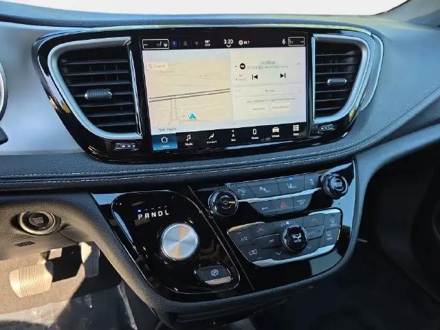 2024 Chrysler Pacifica Hybrid S Appearance Pkg