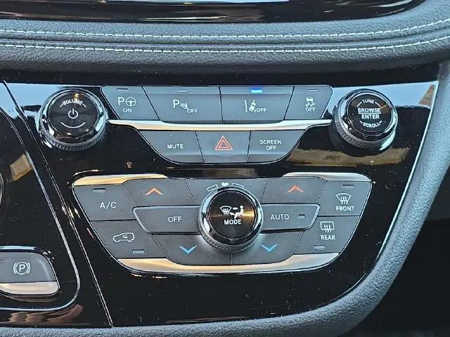 2024 Chrysler Pacifica Hybrid S Appearance Pkg