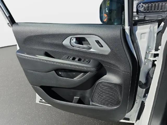 2024 Chrysler Pacifica Hybrid S Appearance Pkg