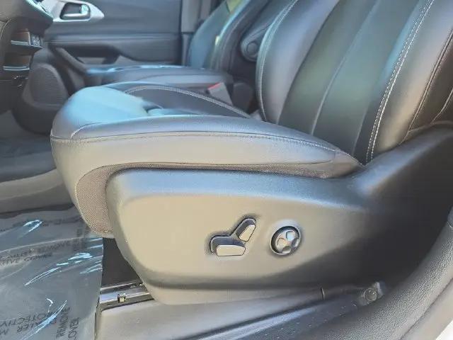 2024 Chrysler Pacifica Hybrid S Appearance Pkg