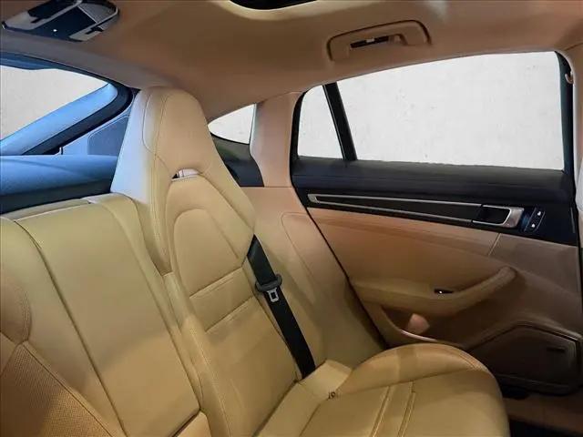 2023 Porsche Panamera 4 Platinum Edition