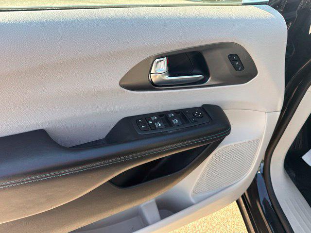 2021 Chrysler Pacifica Touring L AWD