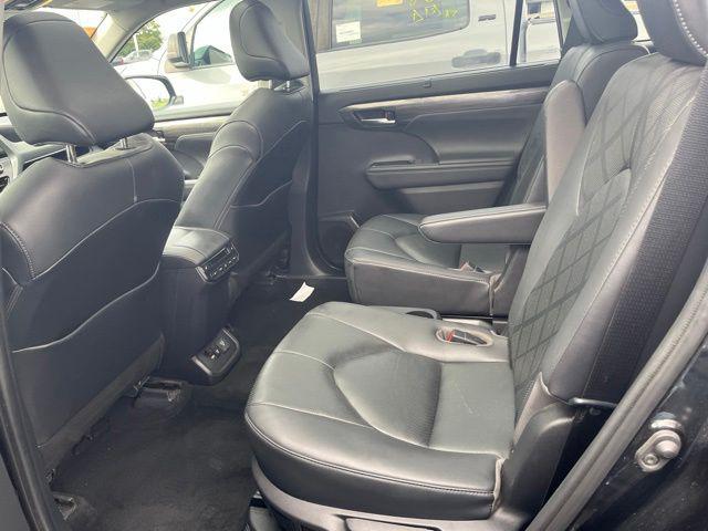 2020 Toyota Highlander Hybrid Platinum