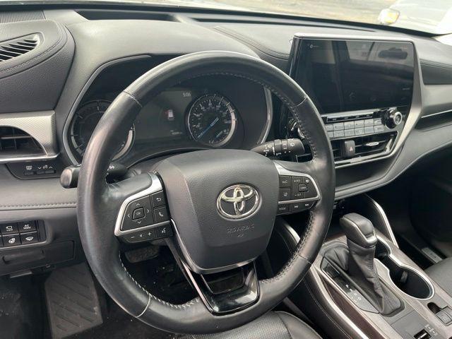 2020 Toyota Highlander Hybrid Platinum