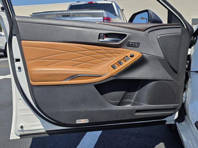 2021 Toyota Avalon Hybrid Limited