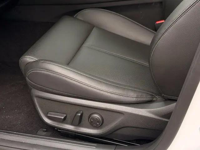 2025 Genesis G70 2.5T RWD
