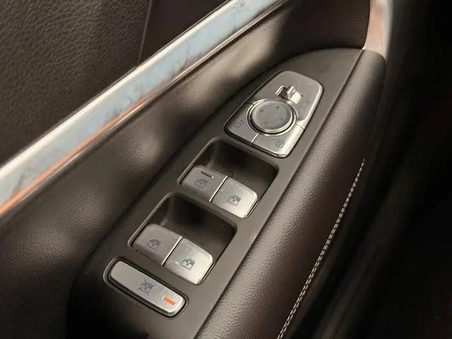 2025 Genesis G70 2.5T RWD