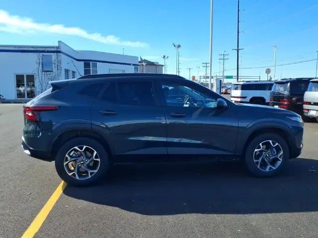 2025 Chevrolet Trax FWD LT