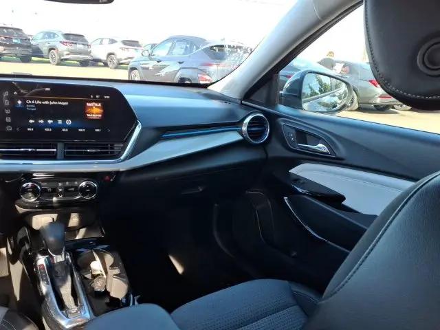2025 Chevrolet Trax FWD LT